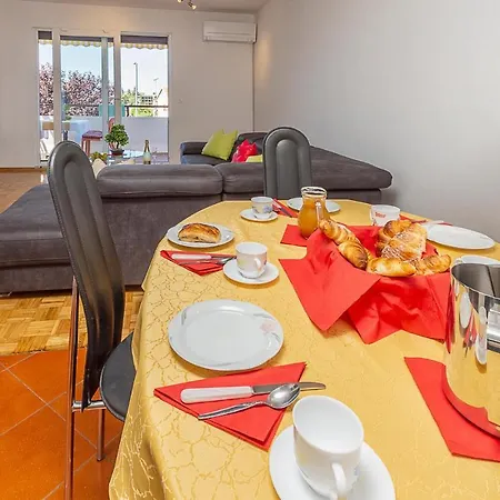 Awesome In With Kitchen Daire *