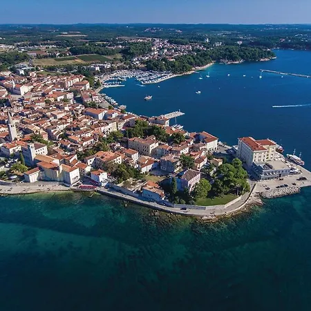 Awesome In With Kitchen Poreč