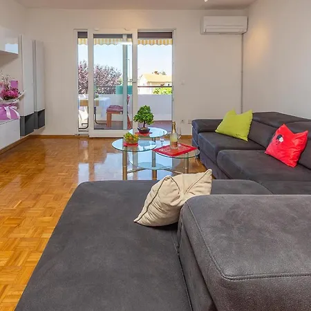Awesome In With Kitchen Apartment