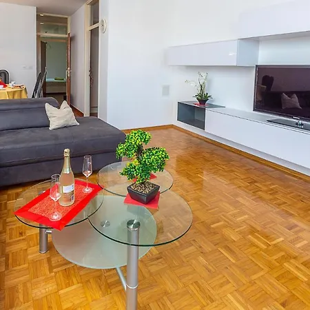 Awesome In With Kitchen Apartment