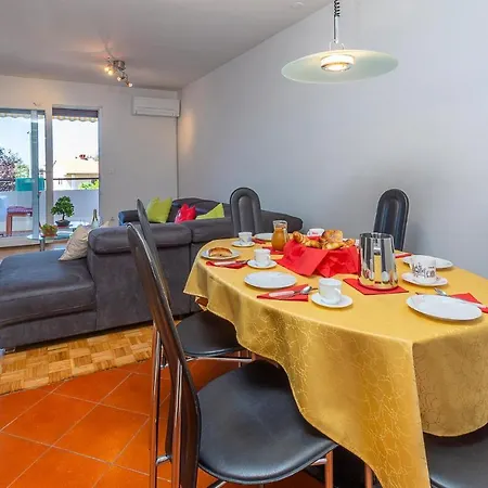 Awesome In With Kitchen * Porec