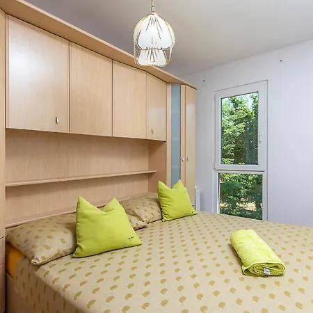 Apartment Awesome In With Kitchen Porec